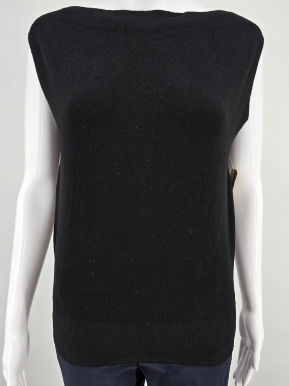 Vintage 1960s Women's Black Knit Bateau Neck Sleeveless Sweater Shell (M)